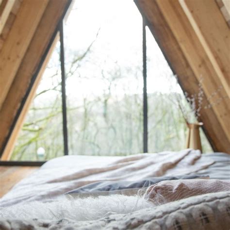 Stay in a Treehouse | Glamping Treehouse Holidays for Couples Only