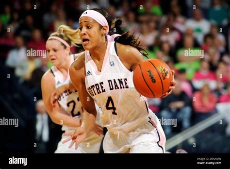 Notre Dame guard Skylar Diggins (4) dribbles upcourt against West ...