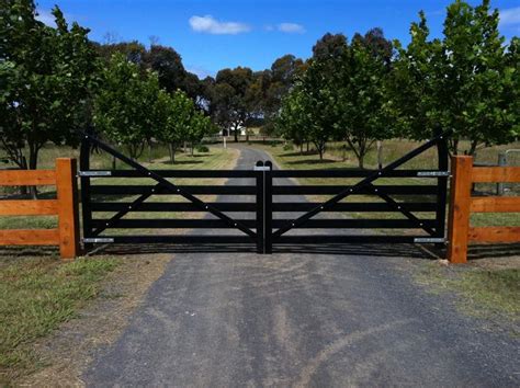 Wooden Gates Victoria: Farm | Tudor | Country | Driveway | Farm ...