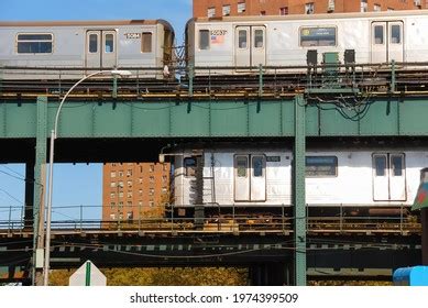 422 Two Levels Train Images, Stock Photos & Vectors | Shutterstock