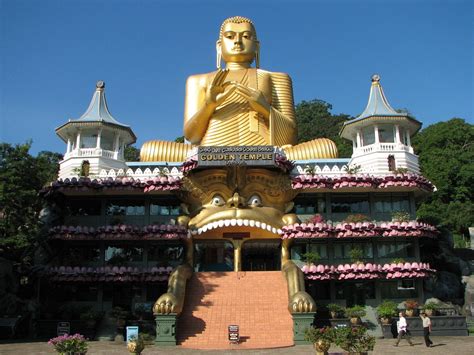 Dambulla Cave Temple Historical Facts and Pictures | The History Hub