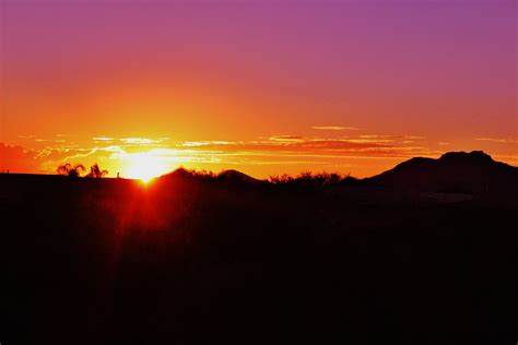 Why Desert Sunsets Are Incredibly Colorful - Atlas Obscura