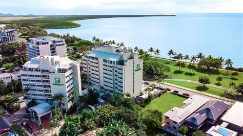 HOLIDAY INN CAIRNS HARBOURSIDE, QLD