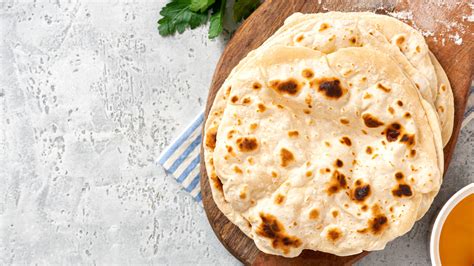 The Real Difference Between Naan And Roti