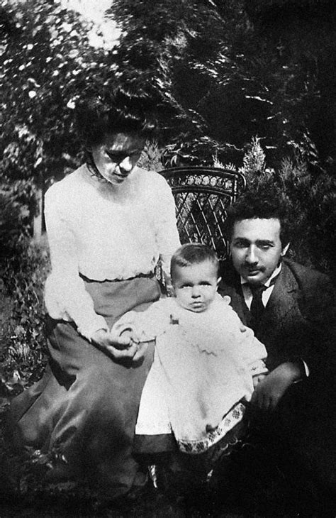 Albert Einstein Family History - Image to u