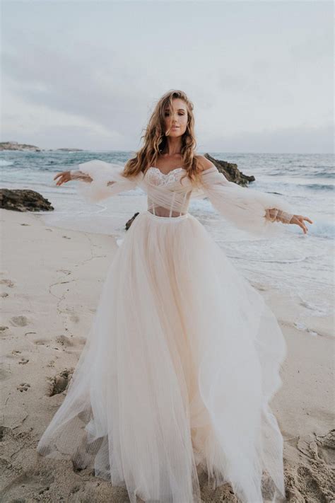 10 BEST WEDDING DRESSES OF 2019 - Kate Drennan Photography