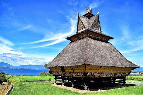 From Wikiwand: Rumah adat All Languages, Traditional Houses, Vernacular Architecture, Inhabit ...