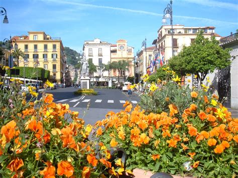 Piazza Tasso in Sorrento - Travel Through Italy