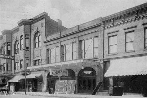 Lyric Theatre in Blue Island, IL - Cinema Treasures