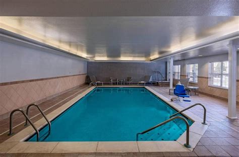 9 Hotels with Indoor Pools in Baton Rouge, LA