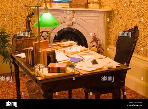 The historic governors office in the California State Capitol building ...