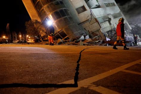 Earthquake strikes city of Hualien in Taiwan, buildings collapse | CBC News