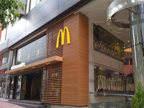 Upscale, modern fast food | Restaurant exterior, Restaurant facade ...