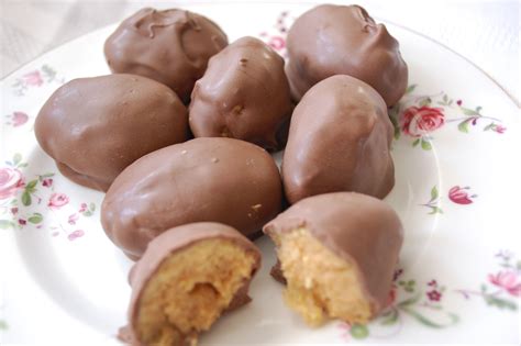 Old-Fashioned Peanut Butter Easter Eggs | Peanut butter easter eggs ...