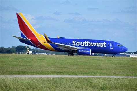 Off-Duty Pilot From Another Airline Helps Land Southwest Plane After Captain Falls Ill - Free ...