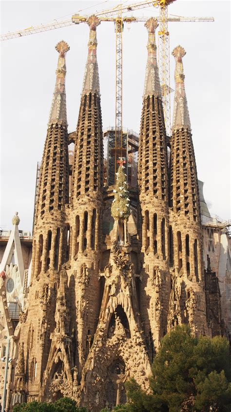 Nativity Facade of Sagrada Familia | Sagrada familia, Antoni gaudi ...