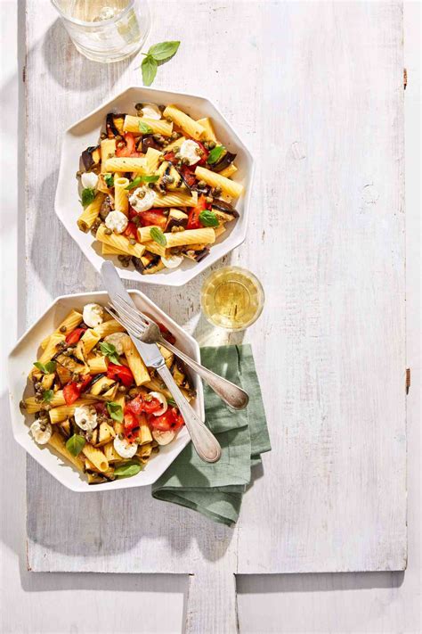 Rigatoni With Grilled Veggies and Mozzarella