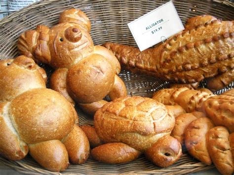 Animal breads at the Boudin Bakery in San Francisco | Food, Food shapes, Bread scoring patterns