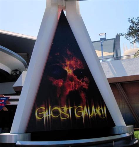 Disneyland Ride Review: An eerie trip into space on Ghost Galaxy ...