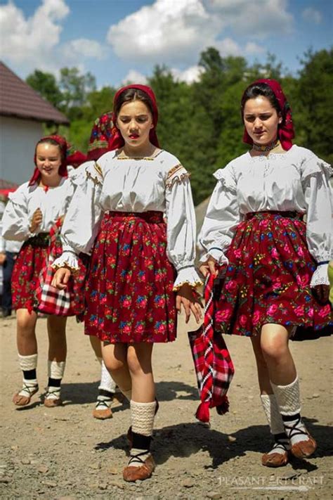 Romanian Traditional Costumes and Dances On Our Maramures Trip