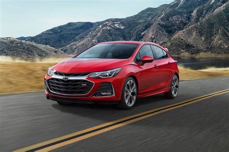 Used 2019 Chevrolet Cruze Hatchback Review | Edmunds