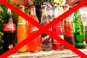 5 Reasons To Quit Drinking Soda Drinks (And How to Do It)