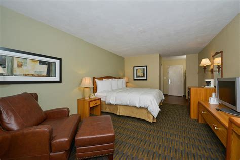 LAMPLIGHTER INN & SUITES NORTH - Updated 2024 Prices & Hotel Reviews ...