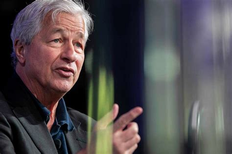 JPMorgan Chase CEO urges energy investment at S.A. stop