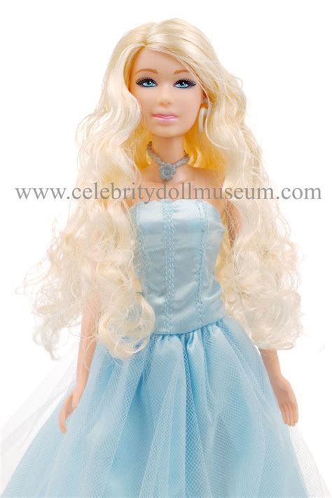 Taylor Swift - Celebrity Doll Museum