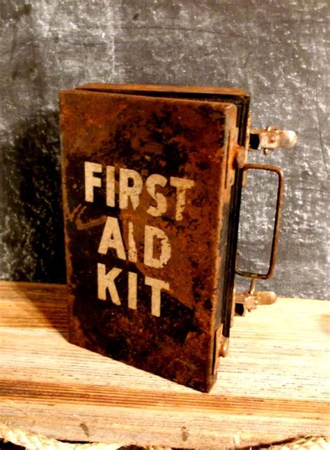 Vintage Metal First Aid Kit Box Rusty Metal First Aid Box | Etsy | Vintage metal, First aid kit ...