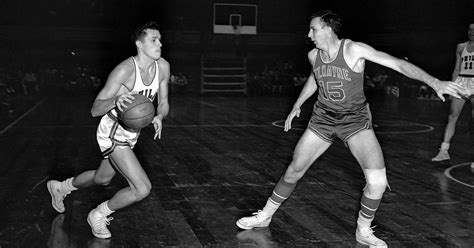 Tom Gola, NCAA rebounding leader and NBA All-Star, dies