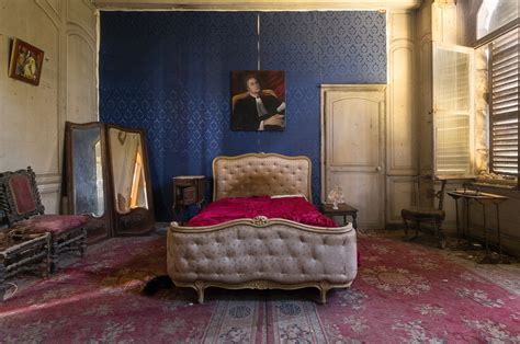 15 Photos Of Abandoned Bedrooms Show Their Dusty Remains - Urban Photography by Roman Robroek