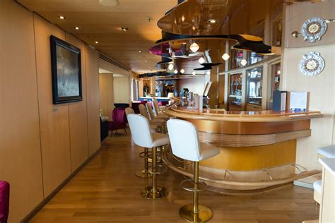 Ocean Bar on Holland America Oosterdam Cruise Ship - Cruise Critic
