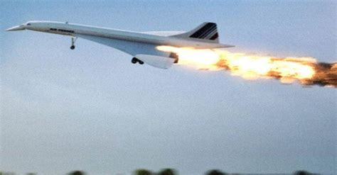 25 Images of the Disastrous Concorde Crash of 2000