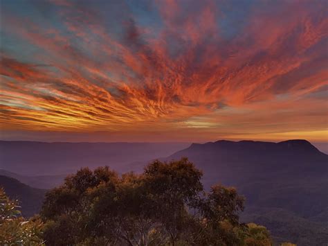 Summer Solstice Sunrise - Katoomba : r/sydney