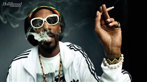 Snoop Dogg Smoking Wallpapers - Top Free Snoop Dogg Smoking Backgrounds - WallpaperAccess