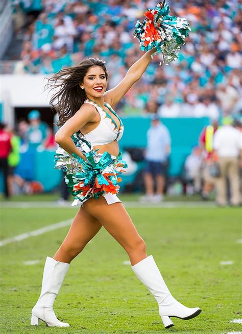 NFL Cheerleaders: Week 17 | Miami cheerleaders, Hottest nfl ...