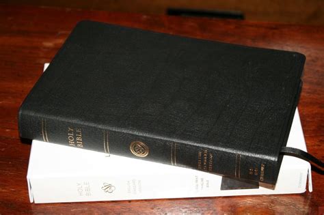 Crossway’s Large Print Thinline Bible Review - Bible Buying Guide