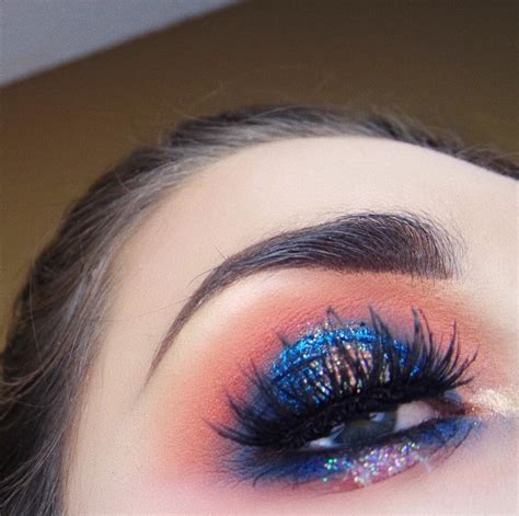 24 Blue Glitter Eyeshadows for Amazing Glitter Makeup Looks — mmirandalaurenn | Glitter makeup ...