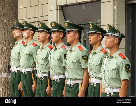 Chinese army uniform hi-res stock photography and images - Alamy