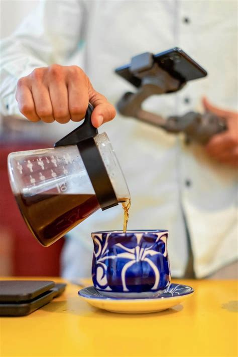 8 Virtual Coffee Tasting & Learning Experiences - Perfectly Brewed Coffee