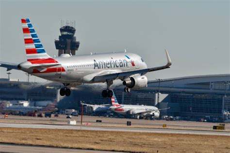 3,300+ American Airlines Stock Photos, Pictures & Royalty-Free Images ...