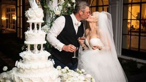 Gwen Stefani and Blake Shelton get married in intimate wedding ceremony ...