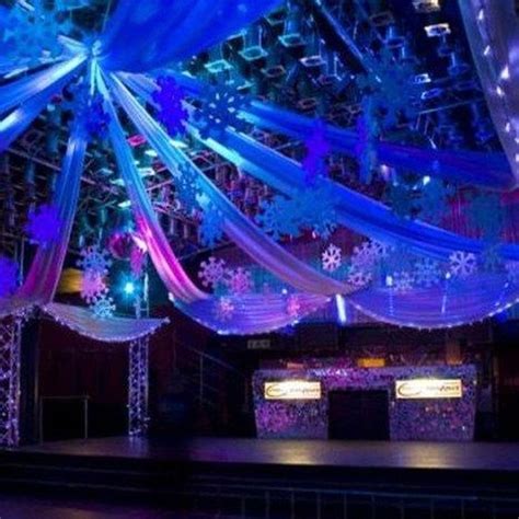 32 Awesome Winter Wonderland Party Decorations Ideas - MAGZHOUSE