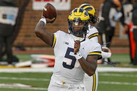 QB Joe Milton sparkles, and sheds a tear, in first Michigan start - mlive.com