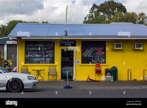 Small Town Grocery Store High Resolution Stock Photography and Images ...