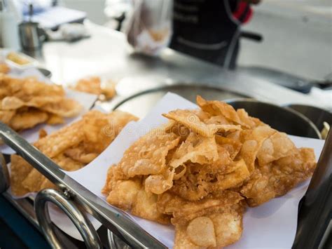 Thai Crispy Roti Street Food Vendor. Stock Photo - Image of delicious, fried: 107490632