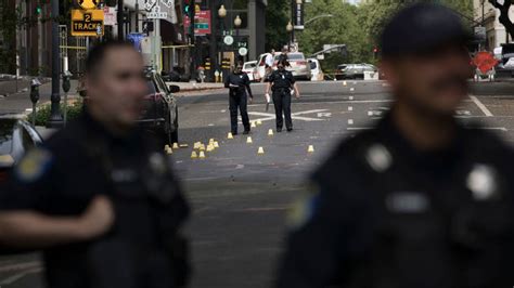 Sacramento mass shooting: Dramatic images of grief and horror | KTVU FOX 2