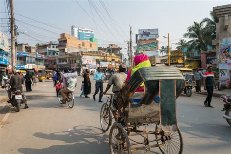 Crossing the India - Bangladesh border at Petrapole and Benapole | Lost ...