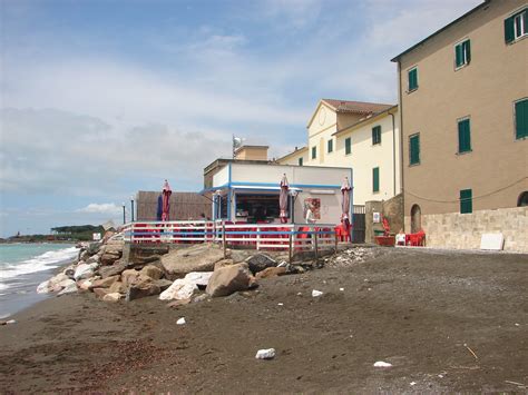 Beach restaurant at Marina di Cecina, Italy | Beach restaura… | Flickr